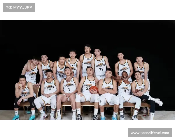 深圳男篮完成新赛季国内球员注册 19人阵容平均年龄24.8岁